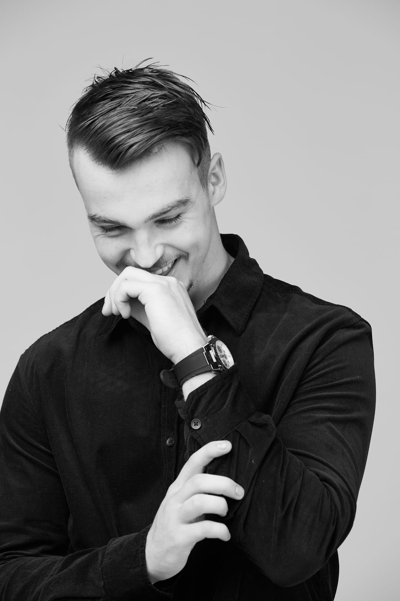 Corporate Portrait Photography | Melbourne Photography | Individual head and shoulder corporate photo of man black and white image on grey background