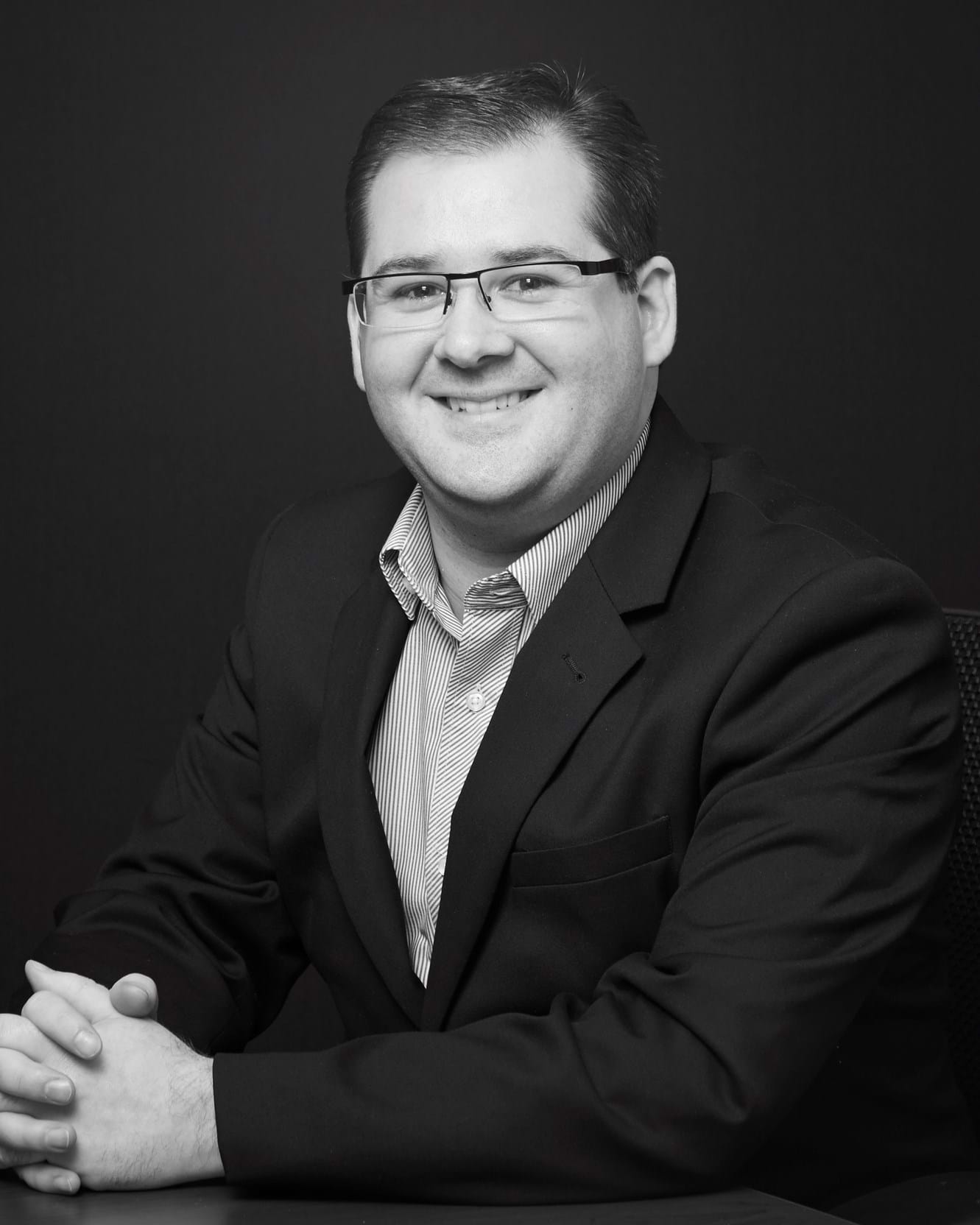 Corporate Portrait Photography | Melbourne Photography | Individual head and shoulder corporate photo of man on grey background